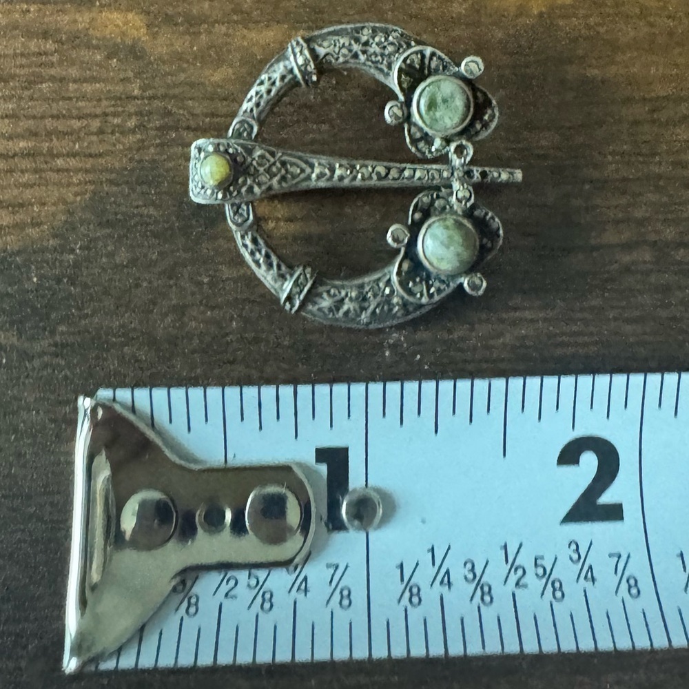Vintage Celtic Scottish Panannular Marcasite Green Cabochon Brooch Pin - Picture 8 of 8